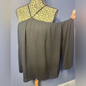 Vemvan Women's Cold Shoulder Black Top Size XL